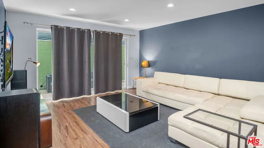2260 N Cahuenga Boulevard 106, Los Angeles, California 90068