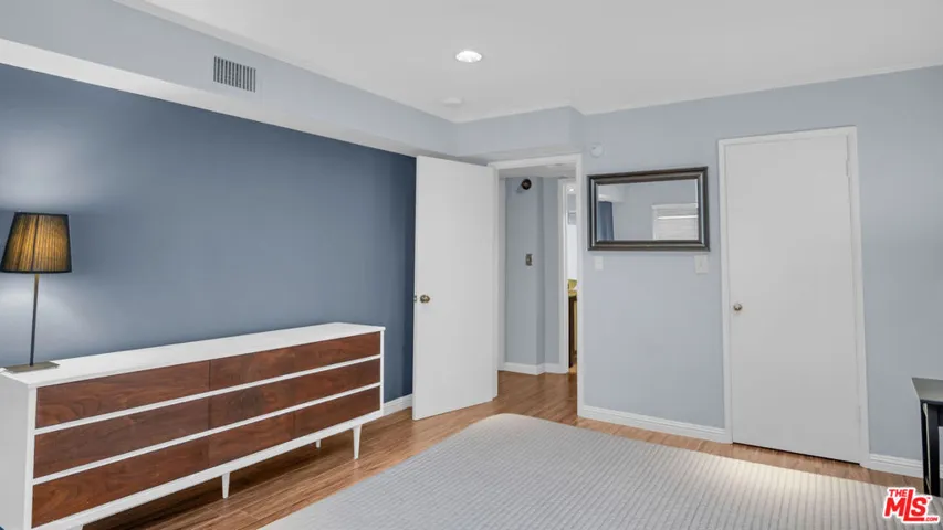 2260 N Cahuenga Boulevard 106, Los Angeles, California 90068