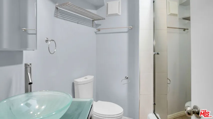 2260 N Cahuenga Boulevard 106, Los Angeles, California 90068