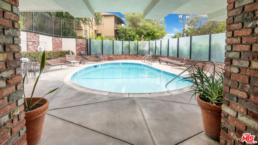 2260 N Cahuenga Boulevard 106, Los Angeles, California 90068