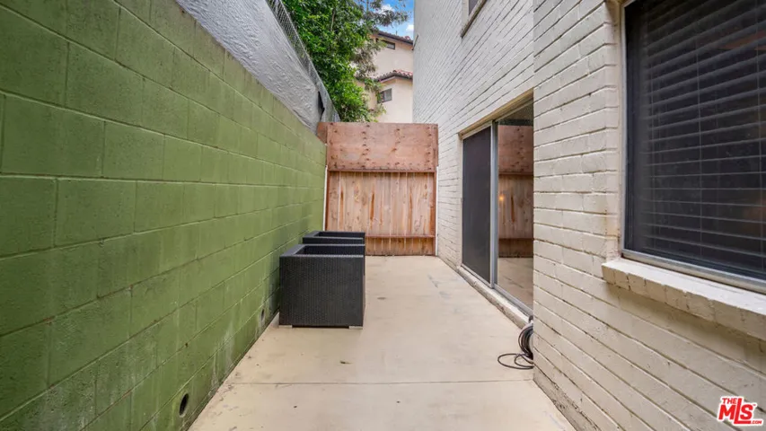 2260 N Cahuenga Boulevard 106, Los Angeles, California 90068