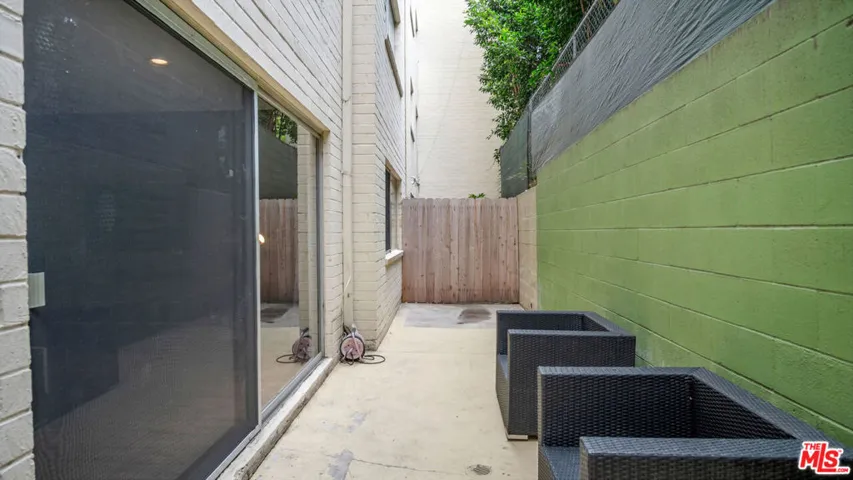 2260 N Cahuenga Boulevard 106, Los Angeles, California 90068