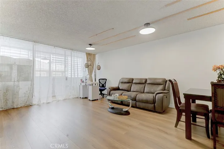 125 W Mountain Street 216, Glendale, California 91202