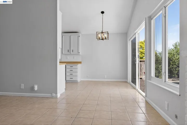 247 Sparrow Dr, Hercules, California 94547