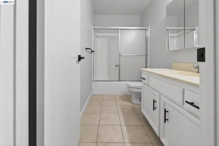247 Sparrow Dr, Hercules, California 94547