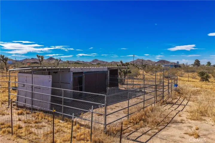 975 Jemez Trail, Yucca Valley, California 92284
