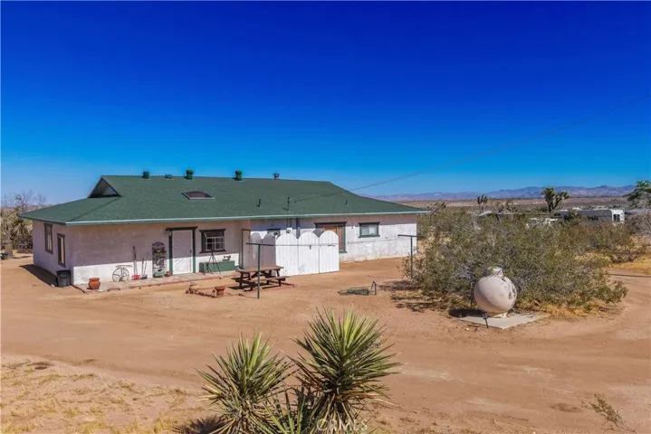 975 Jemez Trail, Yucca Valley, California 92284
