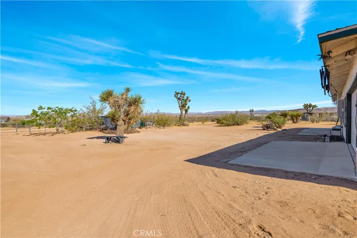 975 Jemez Trail, Yucca Valley, California 92284