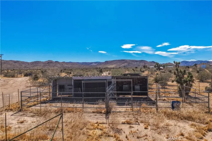 975 Jemez Trail, Yucca Valley, California 92284