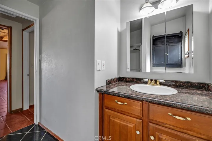 975 Jemez Trail, Yucca Valley, California 92284