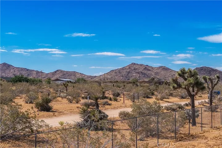 975 Jemez Trail, Yucca Valley, California 92284