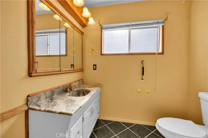 975 Jemez Trail, Yucca Valley, California 92284