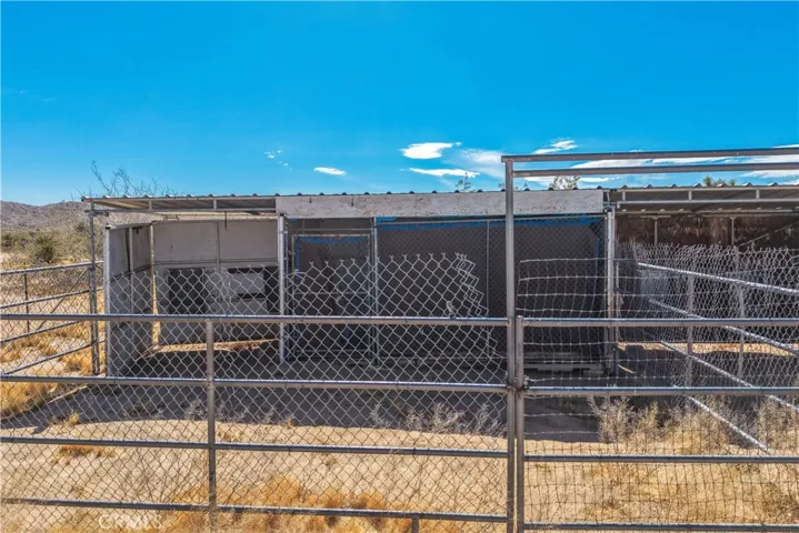 975 Jemez Trail, Yucca Valley, California 92284