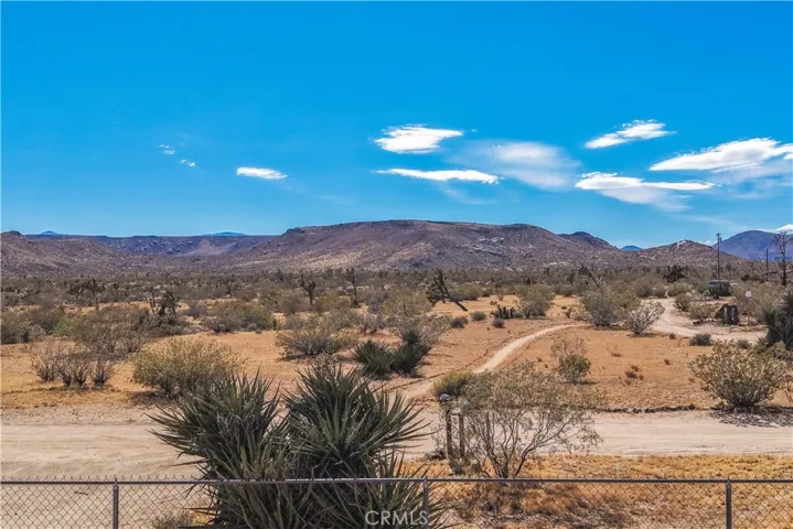 975 Jemez Trail, Yucca Valley, California 92284