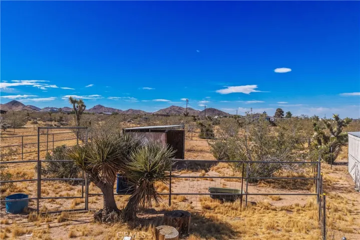 975 Jemez Trail, Yucca Valley, California 92284