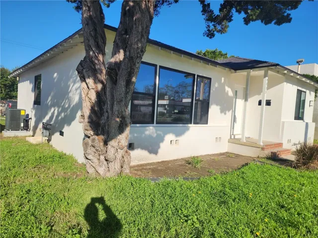 9033 Lindley Avenue, Northridge, California 91325