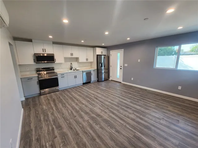 9033 Lindley Avenue, Northridge, California 91325