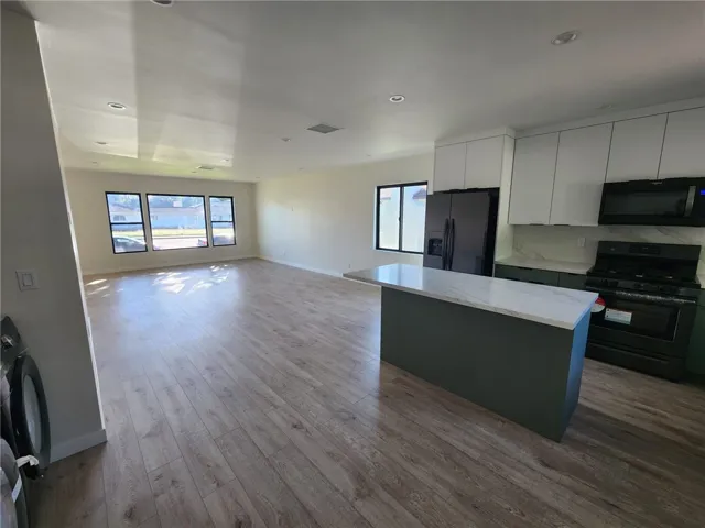 9033 Lindley Avenue, Northridge, California 91325