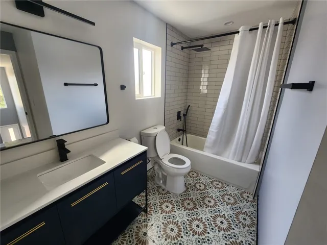 9033 Lindley Avenue, Northridge, California 91325