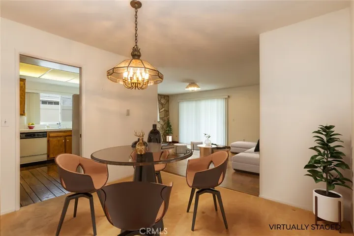 VIRTUALLY STAGED dining room