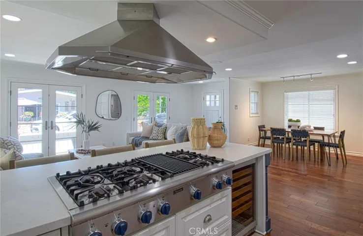 512 35th, Newport Beach, California 92663