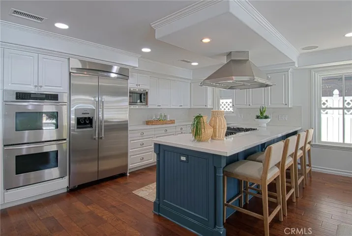 512 35th, Newport Beach, California 92663