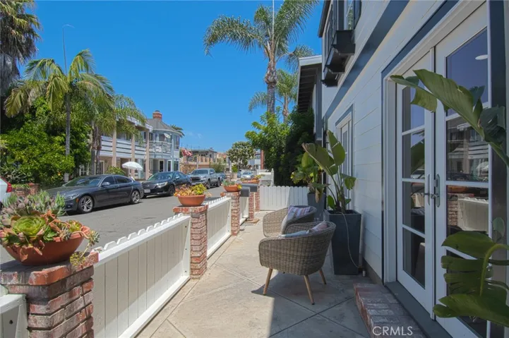 512 35th, Newport Beach, California 92663