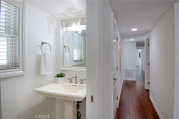 512 35th, Newport Beach, California 92663