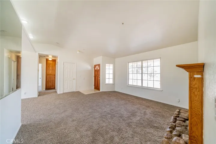 8417 Ailanthus, Phelan, California 92371