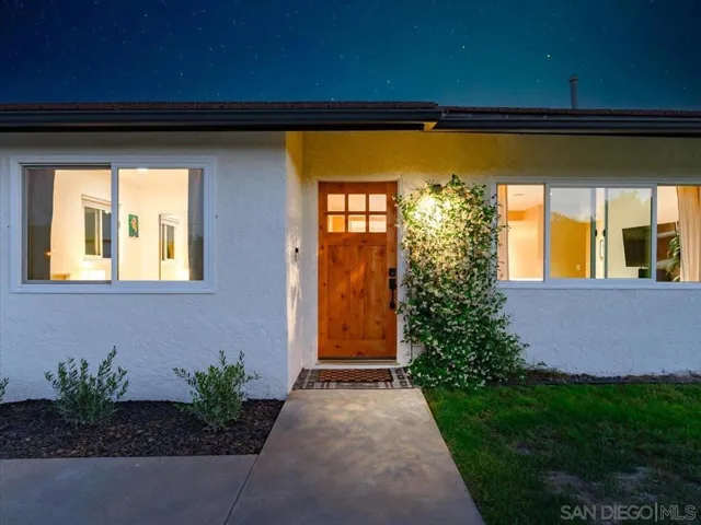 1015 Gamble Ln, Escondido, California 92029