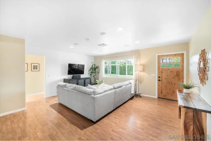1015 Gamble Ln, Escondido, California 92029