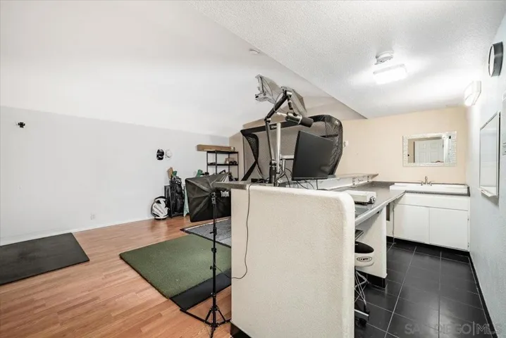 1015 Gamble Ln, Escondido, California 92029