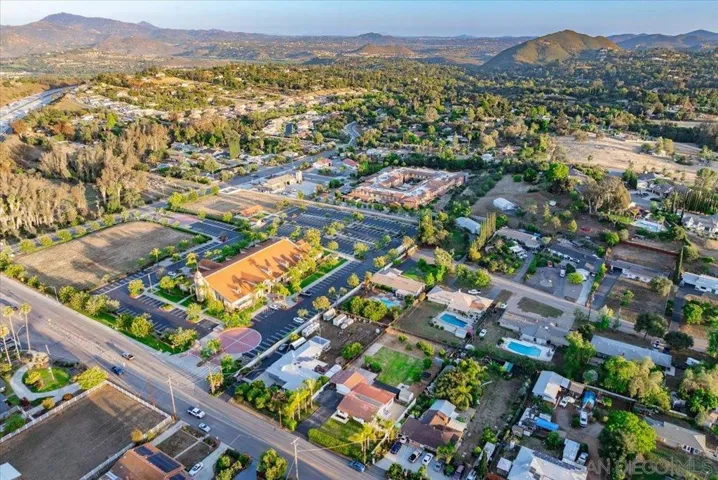 1015 Gamble Ln, Escondido, California 92029
