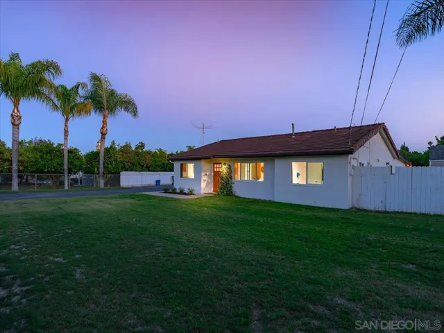 1015 Gamble Ln, Escondido, California 92029