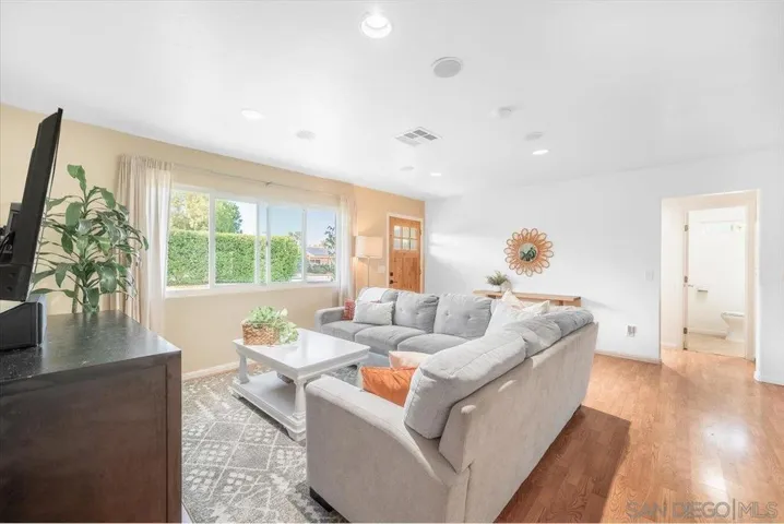 1015 Gamble Ln, Escondido, California 92029