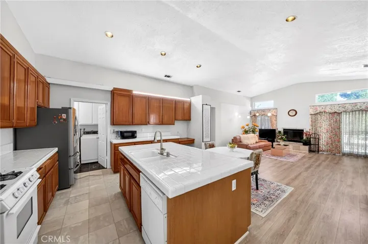 9770 Sunny Vista, Phelan, California 92371
