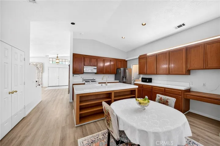 9770 Sunny Vista, Phelan, California 92371