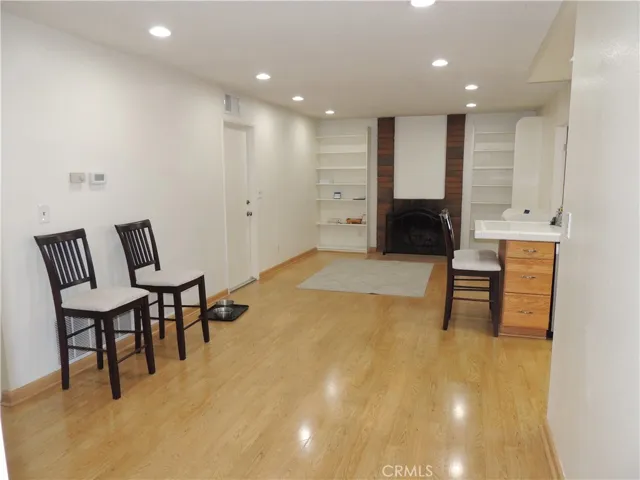 Family Room w/Fireplace