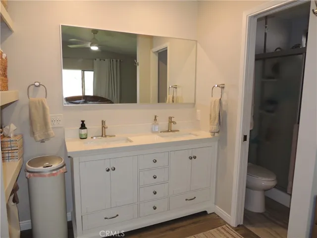 Bathroom - Main - I