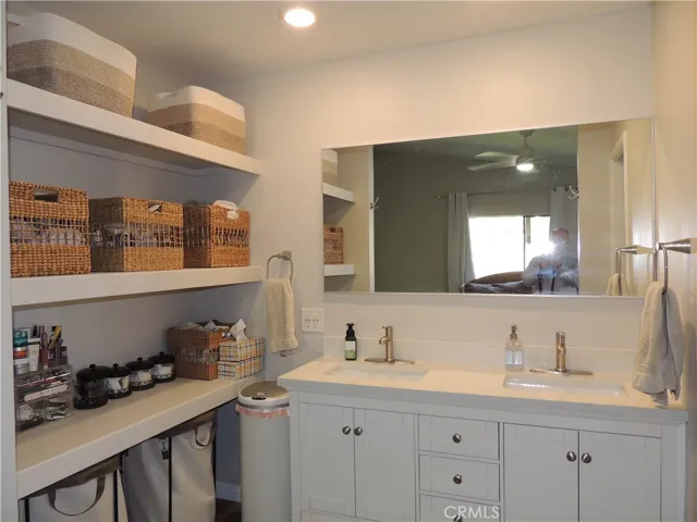 Bathroom - Main - II