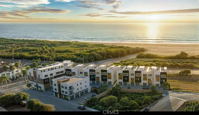 Trinity coastal view. Images shown are artist renderings and not actual units. Final finishes may vary.