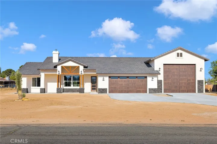 13710 Iroquois Road, Apple Valley, California 92307