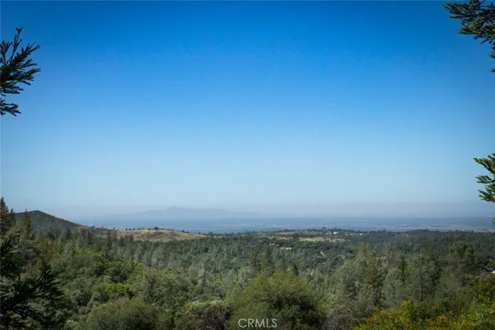 Beautiful views of the Sutter Buttes, especially on a clear day.