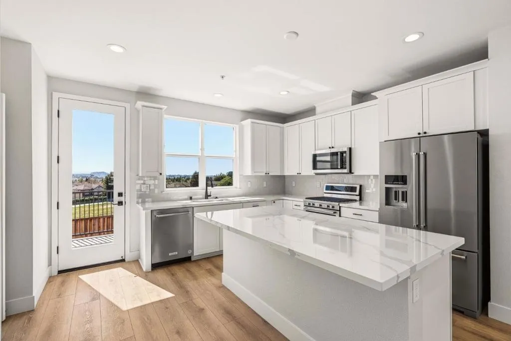 141 Skyline Vista