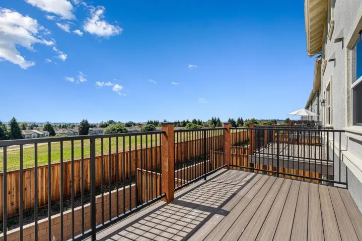 141 Skyline Vista