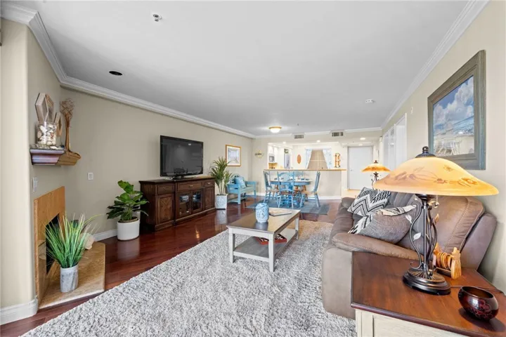 200 Pacific Coast M-9, Huntington Beach, California 92648