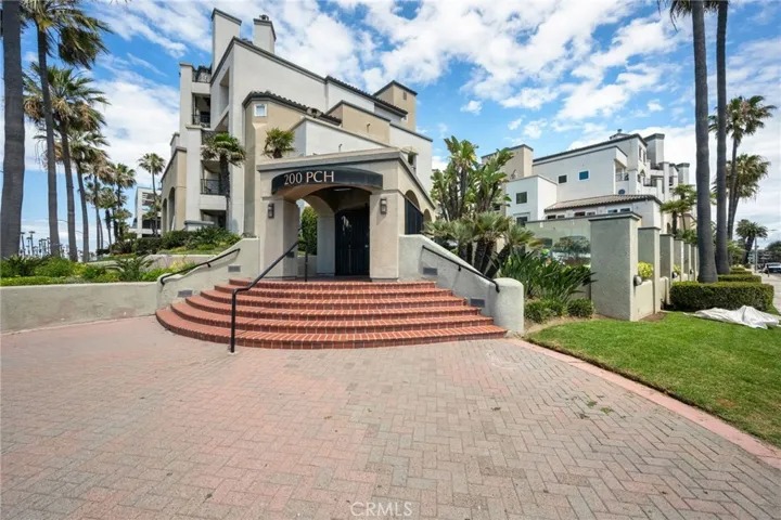 200 Pacific Coast M-9, Huntington Beach, California 92648