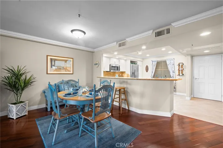 200 Pacific Coast M-9, Huntington Beach, California 92648