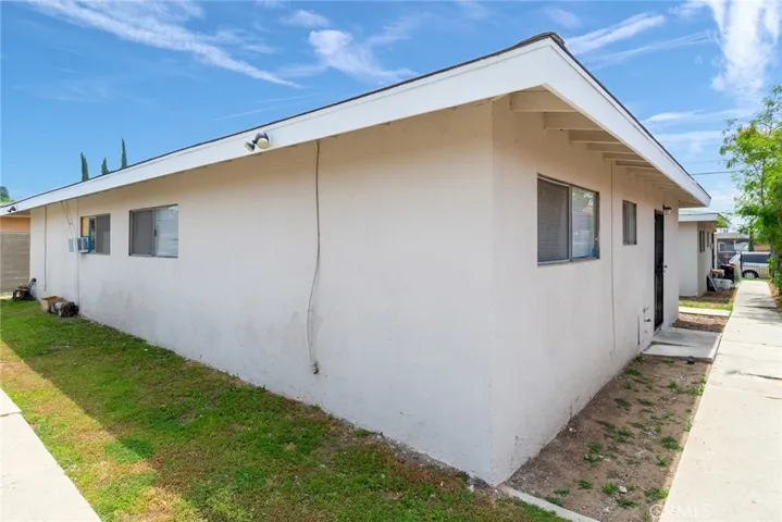 412 W Ramona, Rialto, California 92376