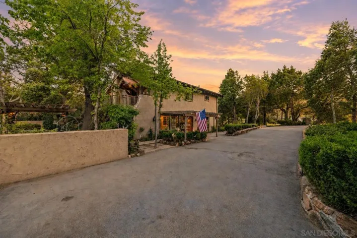 https://zimg.paragon.ice.com/ParagonImages/Property/PA/SDMLS/-524258/3/120/90/9704ddf4f313f6875250873eb7a6bf6e/3/fdd5b85cdaf46e2e4dc4334b9c21924e/-524258-2a1c4871-a436-40c7-819b-49201f43e7be.JPG